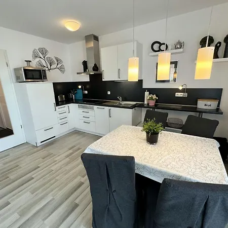 Wilhelmine - 04 Mit Balkon *